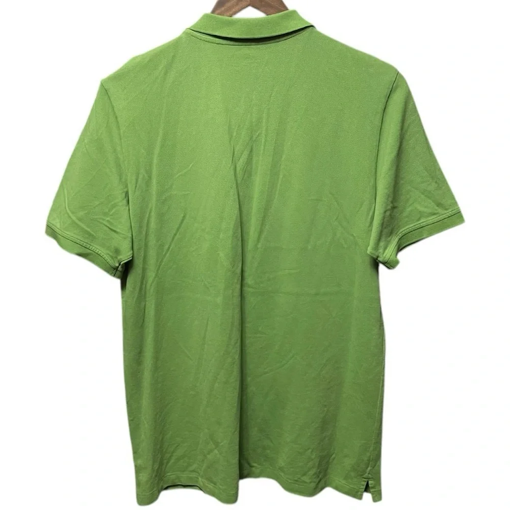 plain blank green L.L. Bean short sleeve collared casual two button polo shirt